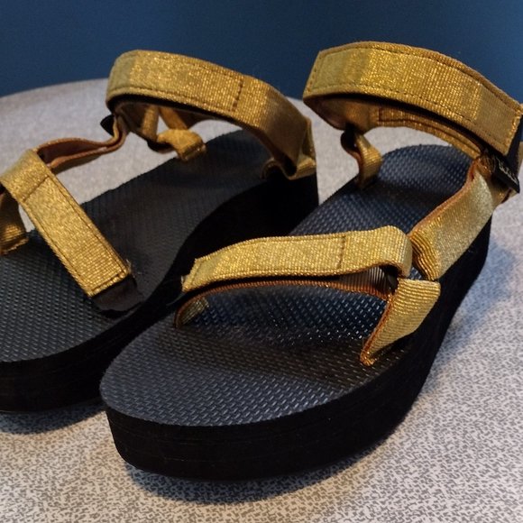 Teva Flatform Sandals - Picture 1 of 5